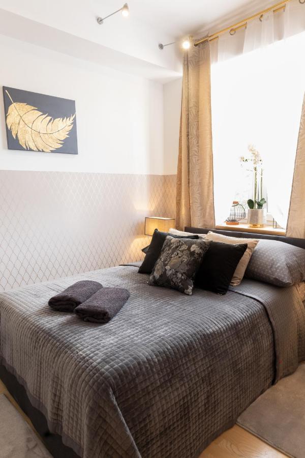 Clicktheflat Szkolna Palace Of Culture Apart Rooms 바르샤바 외부 사진