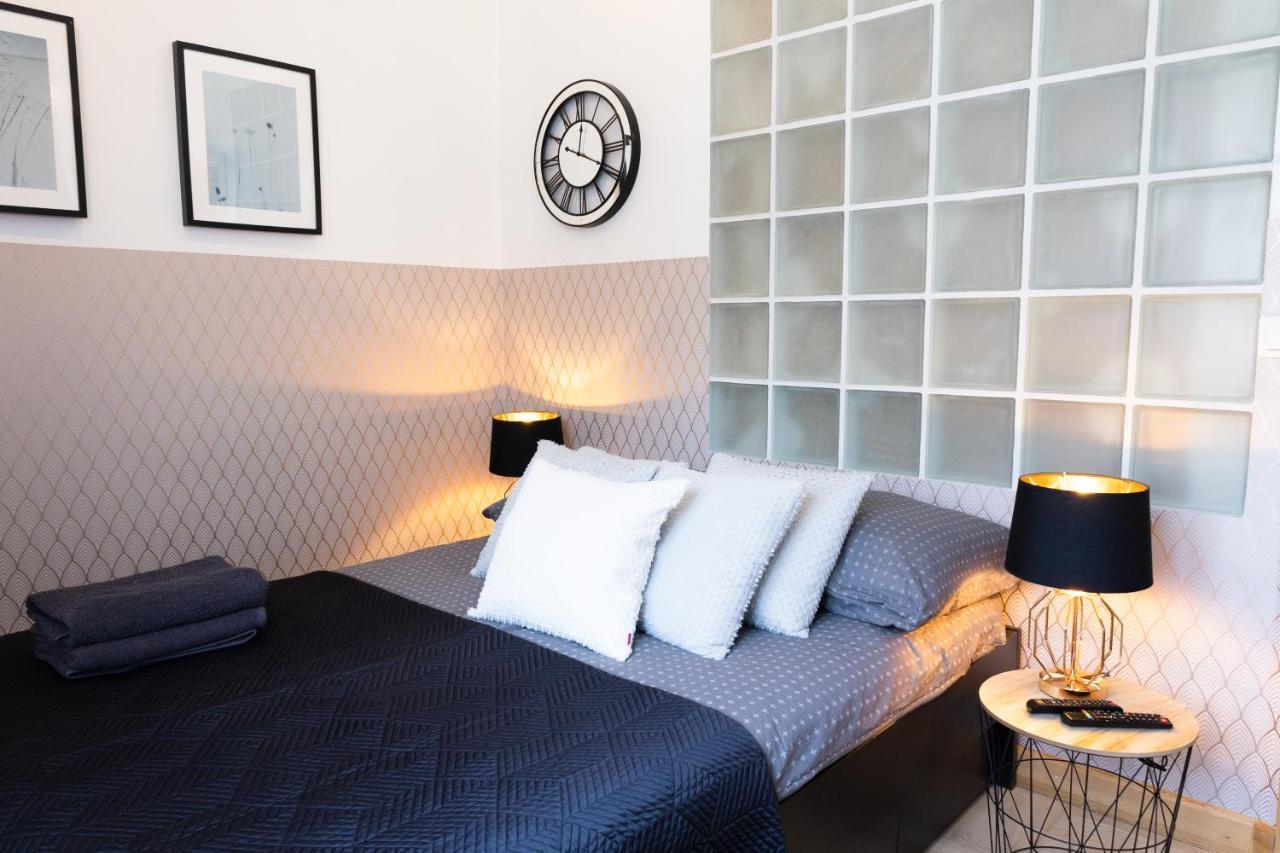 Clicktheflat Szkolna Palace Of Culture Apart Rooms 바르샤바 외부 사진