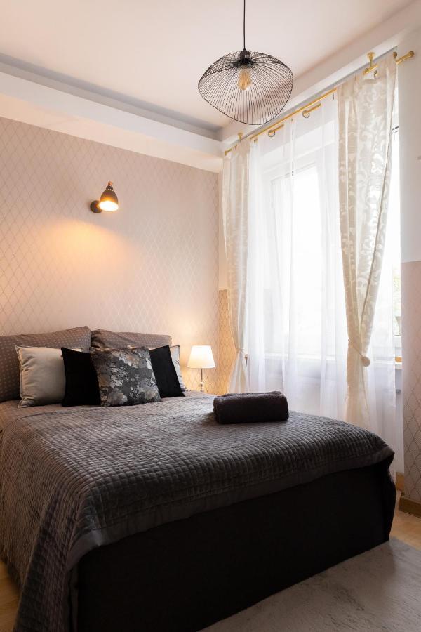 Clicktheflat Szkolna Palace Of Culture Apart Rooms 바르샤바 외부 사진
