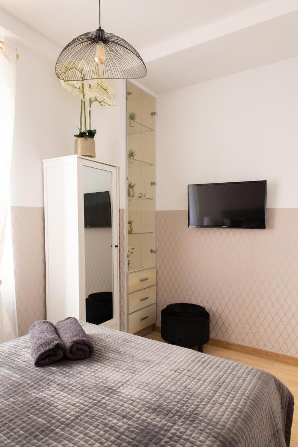 Clicktheflat Szkolna Palace Of Culture Apart Rooms 바르샤바 외부 사진